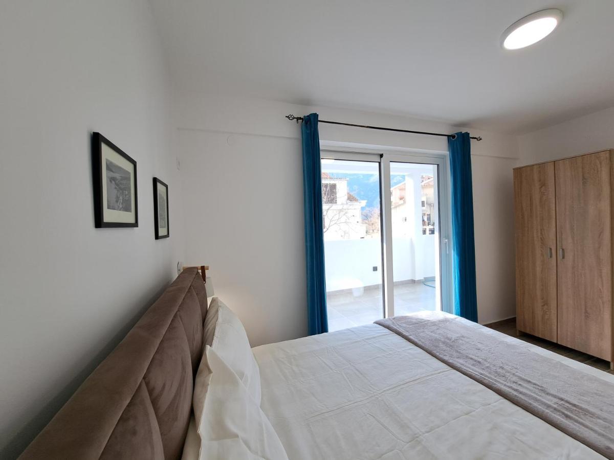 Paun Apartment Kotor Bagian luar foto