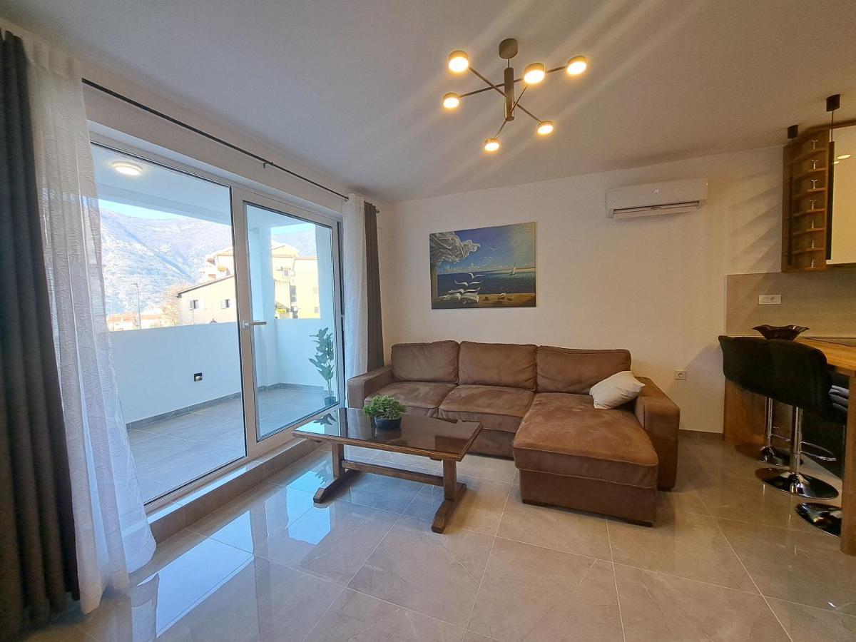 Paun Apartment Kotor Bagian luar foto
