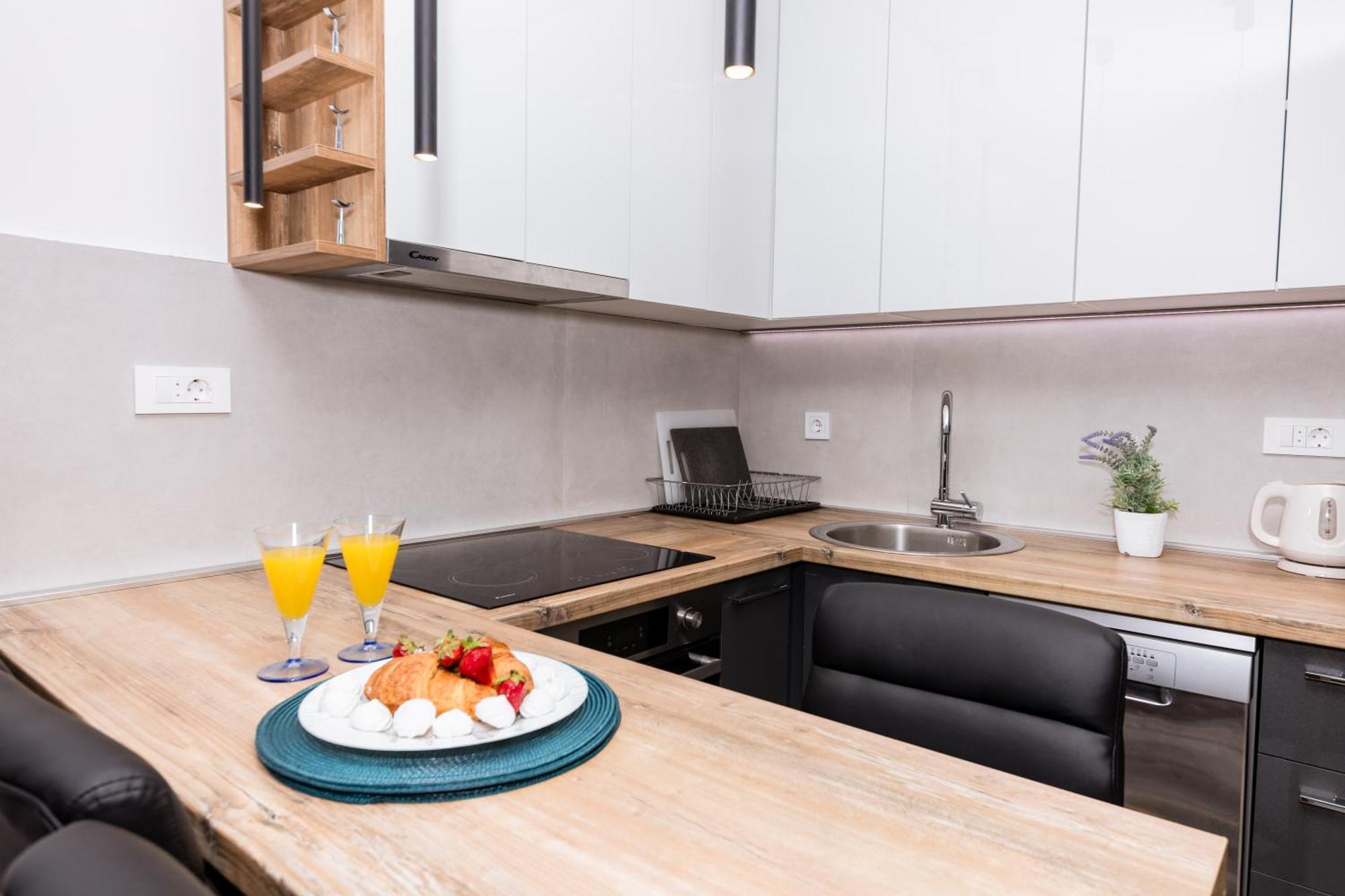 Paun Apartment Kotor Bagian luar foto