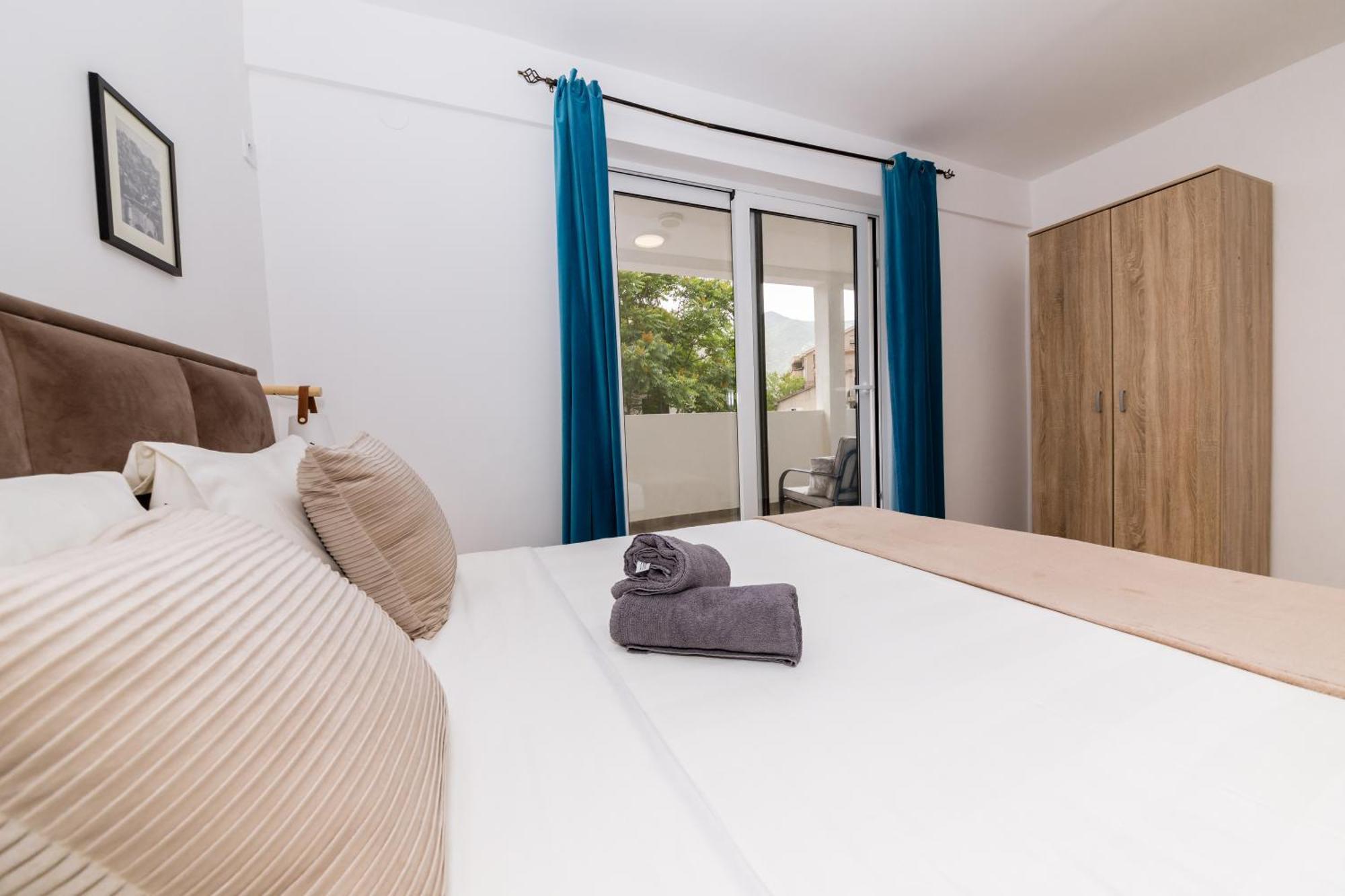 Paun Apartment Kotor Bagian luar foto